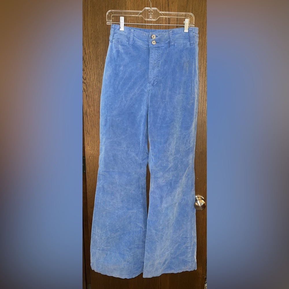 Free people blue corduroy pants. Size 29. Great condition.